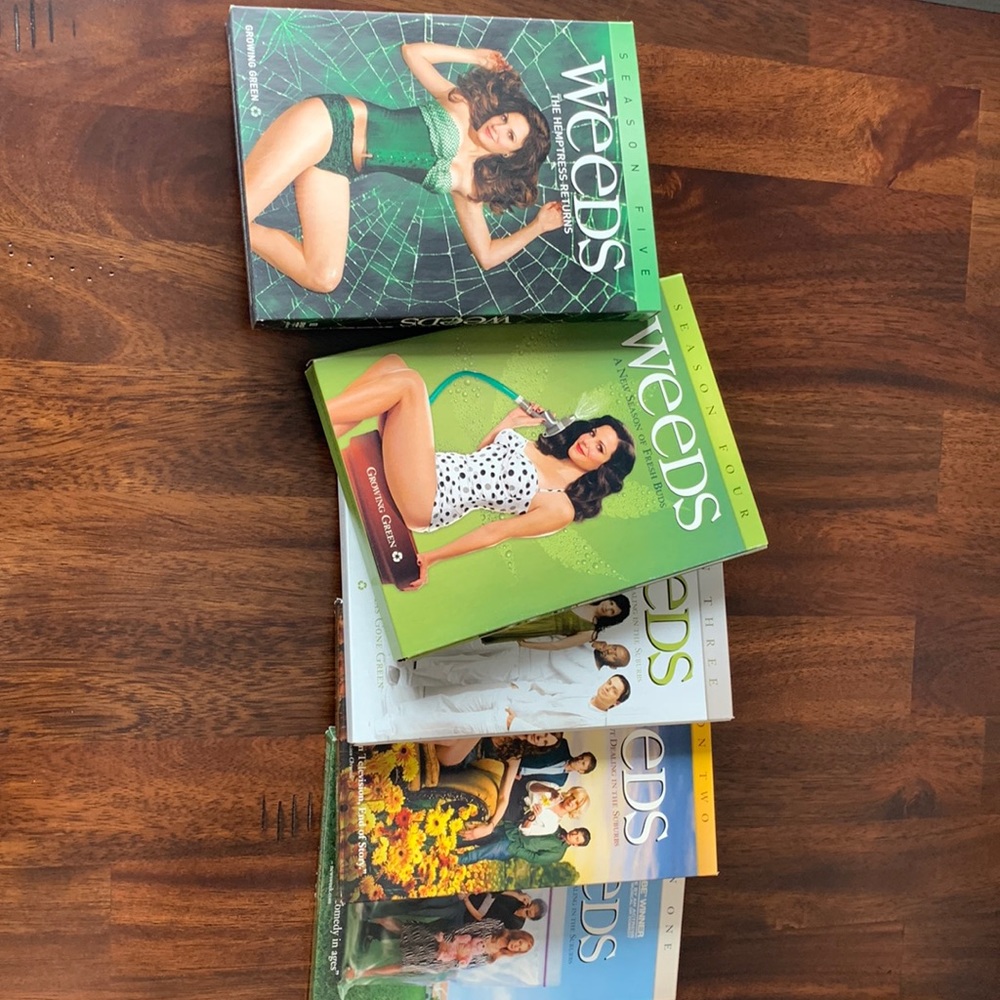 WEEDS- TV Series- Seasons 1-5 Like NEW